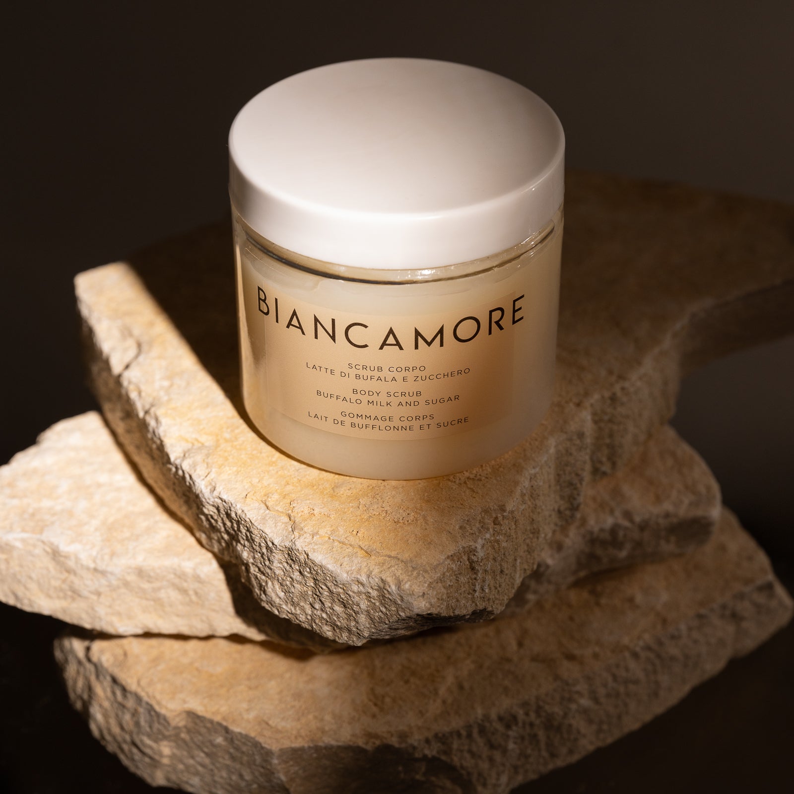 Scrub con latte di bufala e zucchero